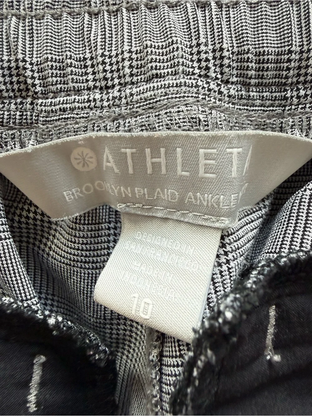 Athleta Brooklyn Plaid Ankle Pants Black White Activewear Casual Women’s Size 10
